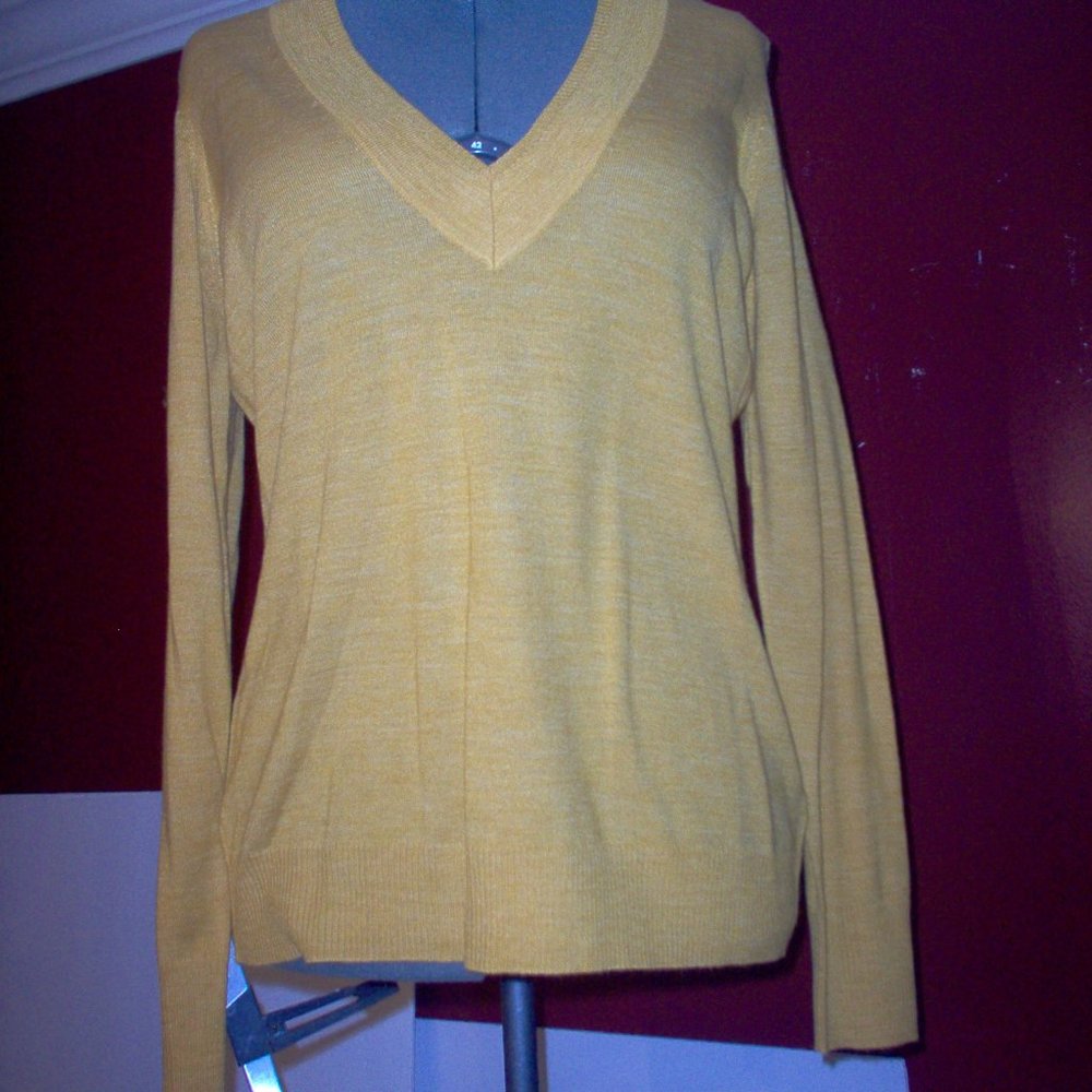 THE LIMITED WOMENS XL V-NECK SWEATER